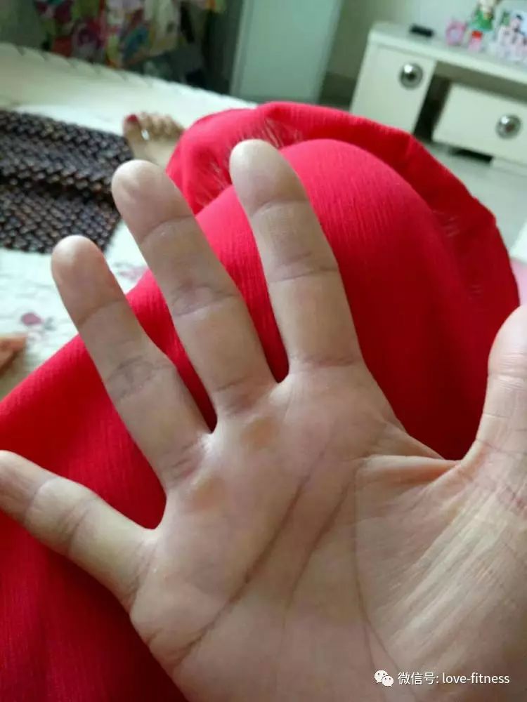 健身手套的戴法_運(yùn)動(dòng)健身手套_健身手套