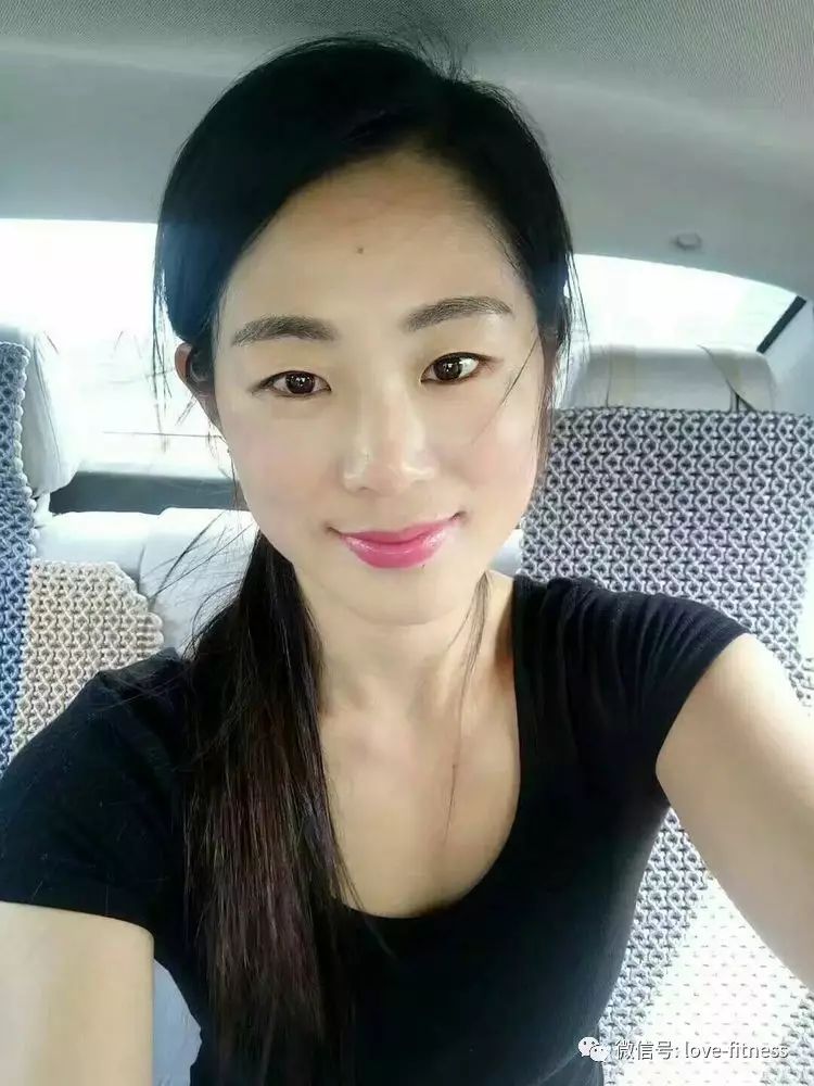 健身手套_運(yùn)動(dòng)健身手套_健身手套的戴法