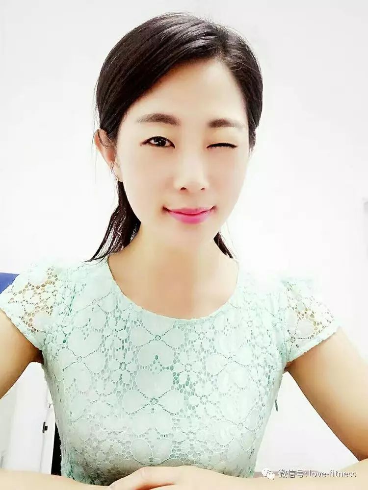 健身手套_健身手套的戴法_運(yùn)動(dòng)健身手套