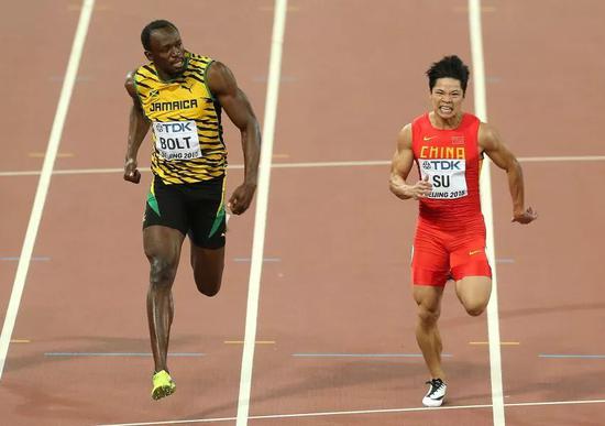 提高200米跑步訓(xùn)練方法_怎樣跑好4×100米_跑4×400米不累又快的技巧