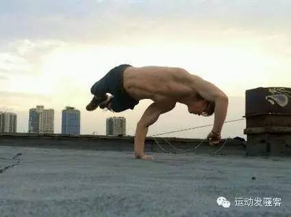 云開·全站apply體育官方平臺 吊炸天！街頭極限健身的5大神技！