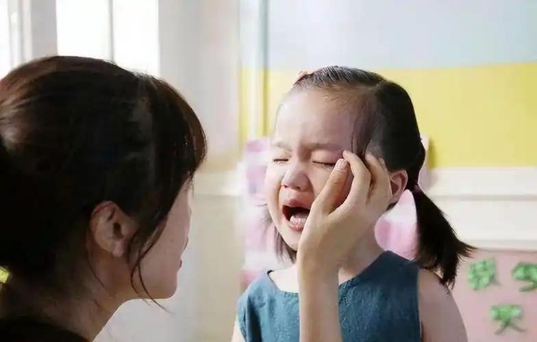 紙尿褲穿到幾歲合適_什么時候可以訓(xùn)練幼兒大小便_如何判斷孩子是否準(zhǔn)備好脫紙尿褲