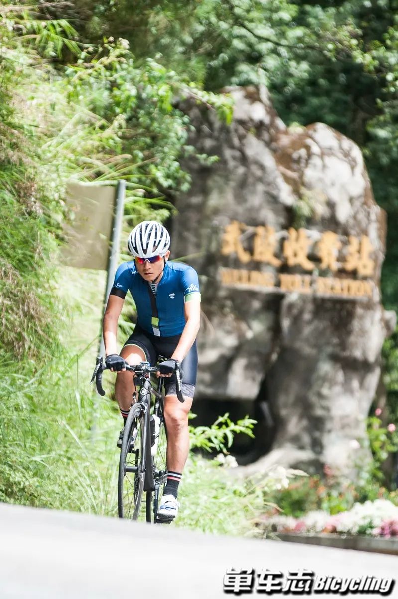 全指手套與半指手套區(qū)別_自行車手套選購指南_健身手套尺寸