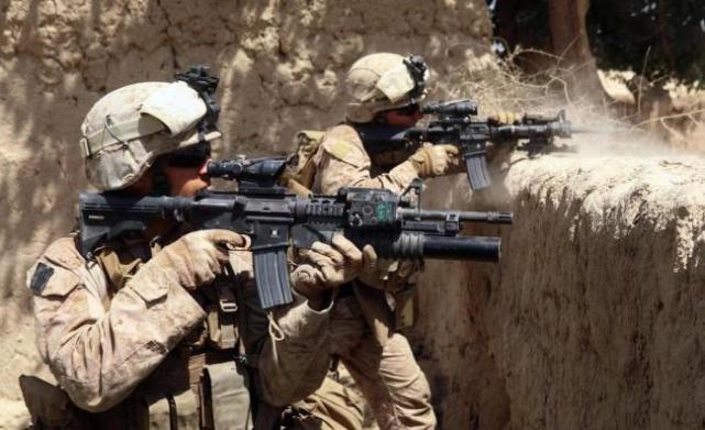 戰(zhàn)術(shù)手套美軍與解放軍區(qū)別_美軍單兵裝備價值_健身手套半指