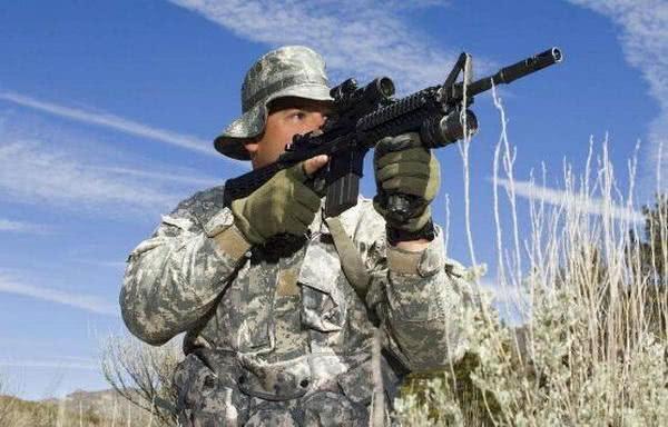 戰(zhàn)術(shù)手套美軍與解放軍區(qū)別_美軍單兵裝備價值_健身手套半指