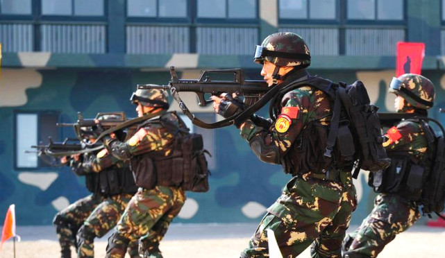 戰(zhàn)術(shù)手套美軍與解放軍區(qū)別_健身手套半指_美軍單兵裝備價值