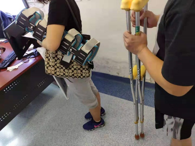 pg網(wǎng)賭軟件下載 前交叉韌帶斷裂要戴上支具保護(hù)？做這三件事，正確應(yīng)對(duì)前叉斷裂