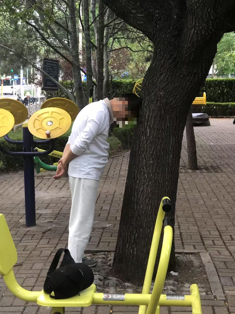 健身器材設(shè)置與需求之間的矛盾_戶外健身器材種類同質(zhì)化程度高_(dá)仰臥起坐健身器怎么用
