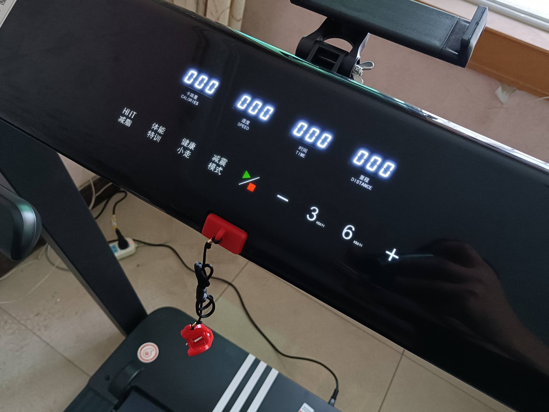 什么牌子的家用跑步機(jī)好_華為HiLink億健Pro家用靜音折疊智能跑步機(jī)_可折疊式跑步機(jī)選擇指南