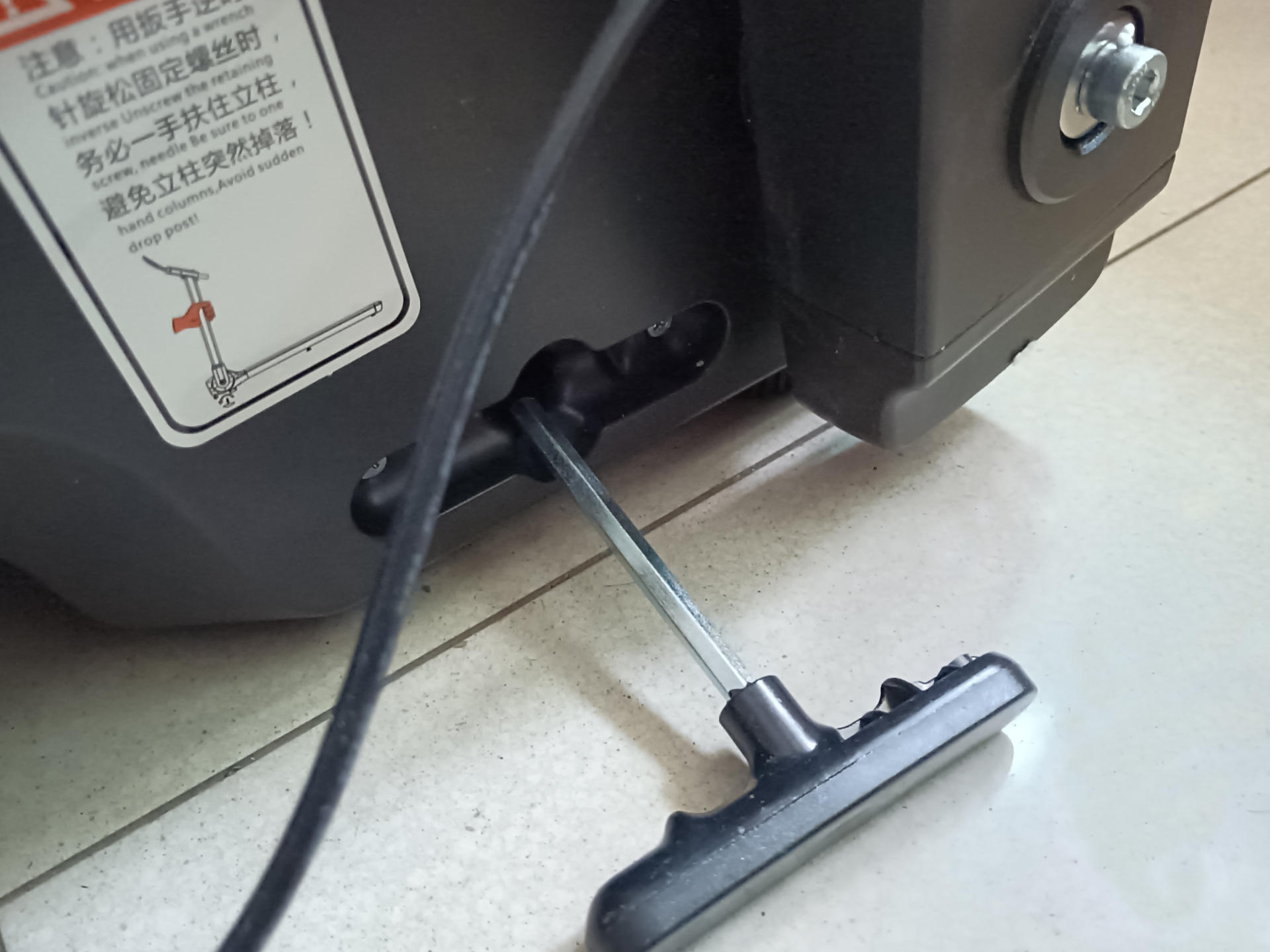 什么牌子的家用跑步機(jī)好_可折疊式跑步機(jī)選擇指南_華為HiLink億健Pro家用靜音折疊智能跑步機(jī)