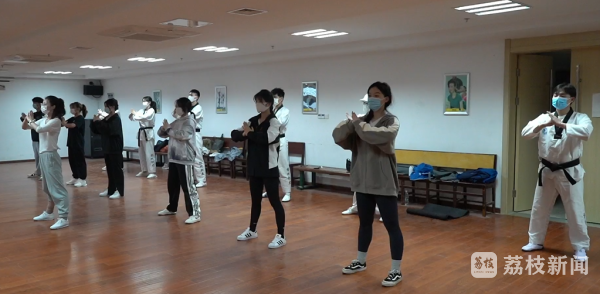 廣場操舞套健身氧有什么作用_有氧廣場舞健身操視頻_廣場舞有氧健身操二套